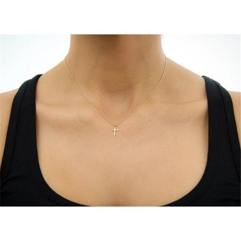 Simple Cross Pendant Short Chain Necklace